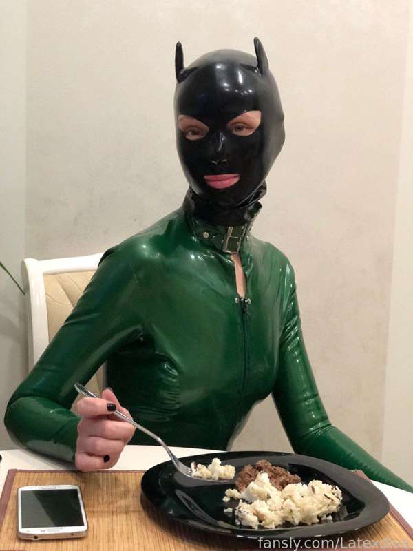 Latexdiva - Fansly - 09 Aug, 2022