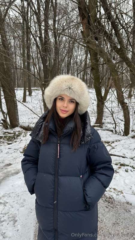 Cold hands, warm heart❄️💙 1