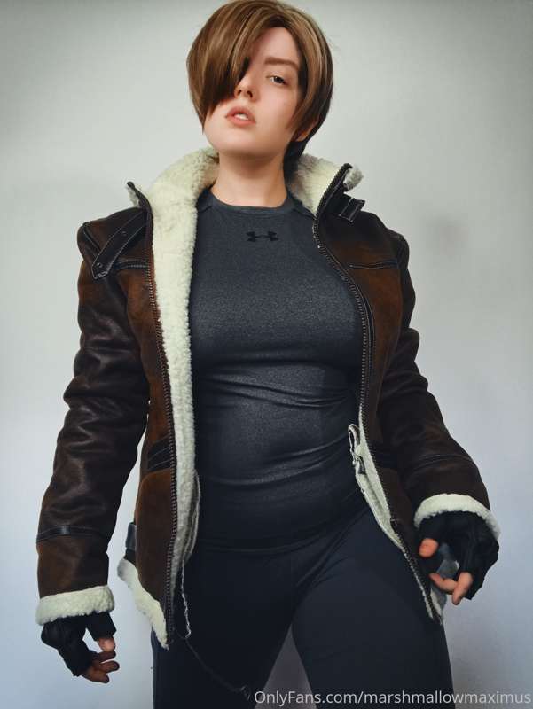 Throwback to when I first attempted to cosplay Leon Kennedy ..