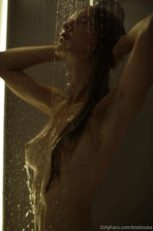 I like to stand for hours in the shower, smear myself with f.. 1