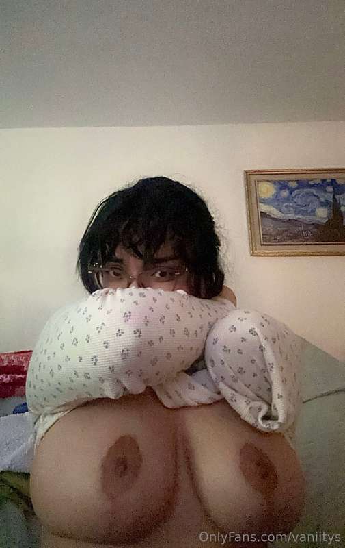 I’m feeling sick today…🤧🤒  I need my mami milkers praised to..