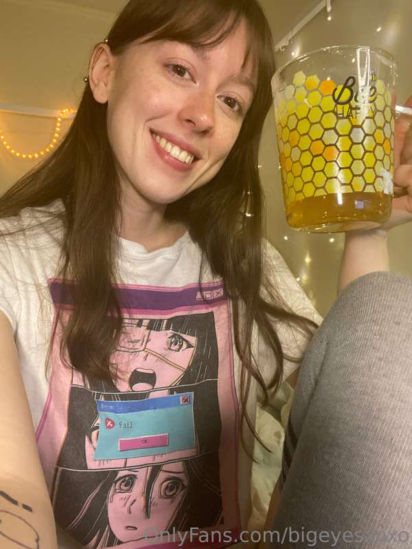 just woke up come hang with me on chaturbate 🌞