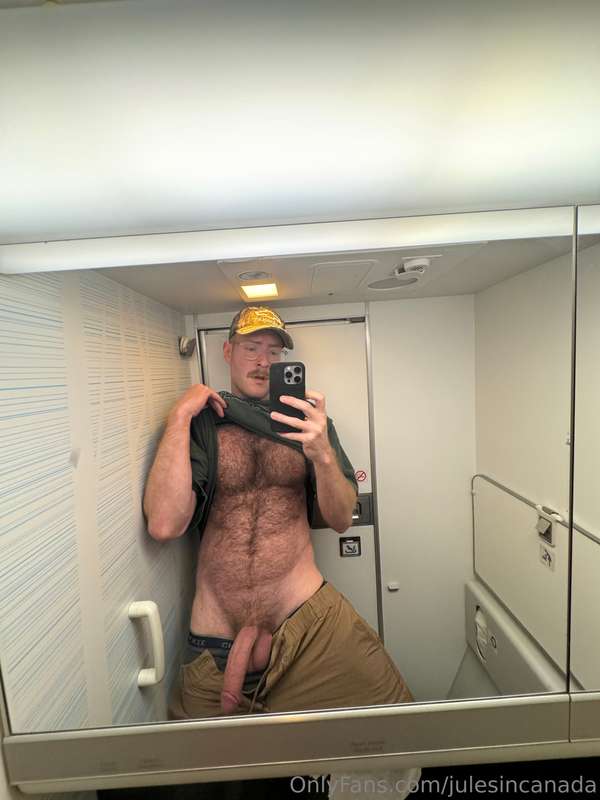These airplane mirrors make my cock look HUGE haha I ain’t c.. 5