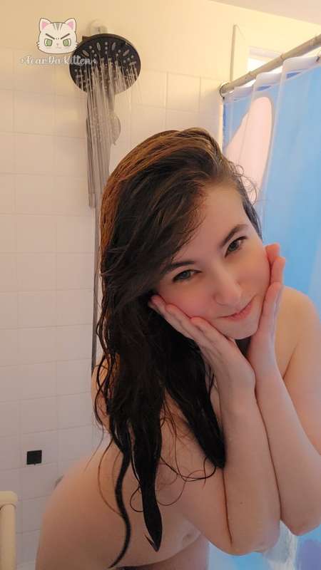 Shower time fun time 😘💦 2