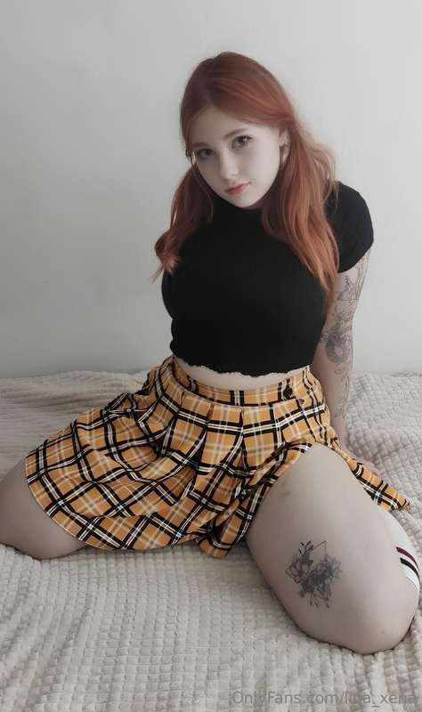 💙 18 YEARS OLD 💙💘@foxyarty1 is a sweet angel with devilish c..