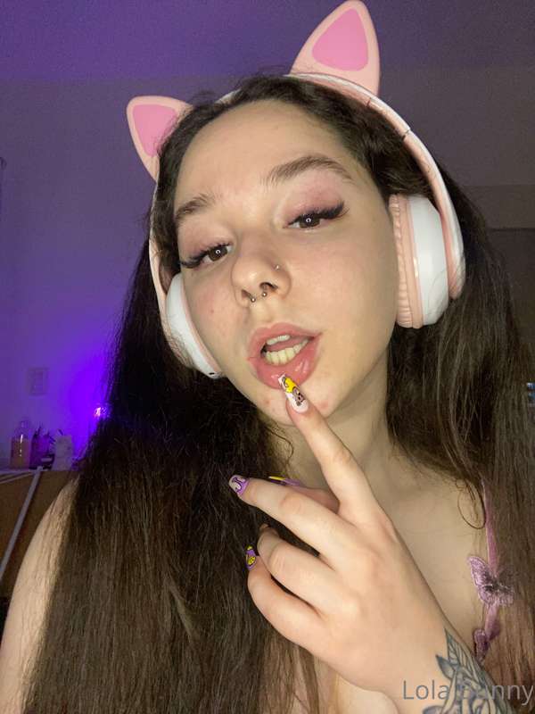 Oniichan, I'm feeling really horny today 🥵🥵 let's make somet..