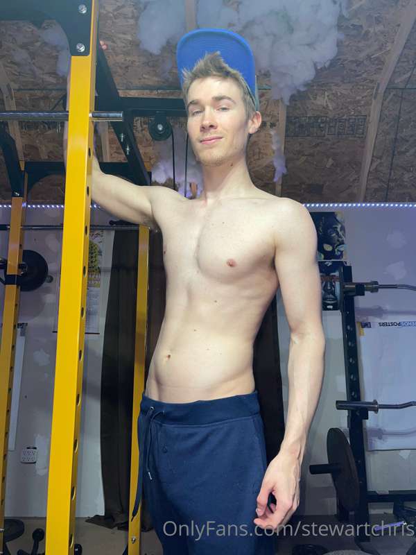 Not nudes but I wanna show off my workout progress to yall. .. 2