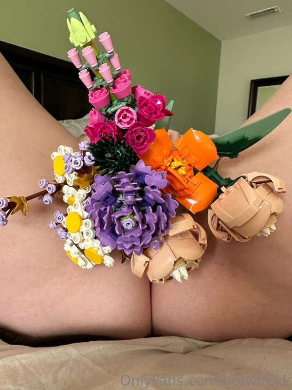 I’m a HUGE fan of legos (just built this bouquet). If anyone.. 4