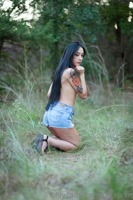 I could have used a good dick out here in the woods by mysel.. 5