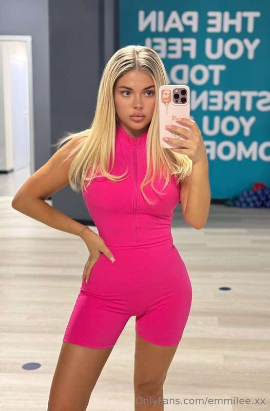 Someone said: "You shine different after pilates."I agree ✨#..