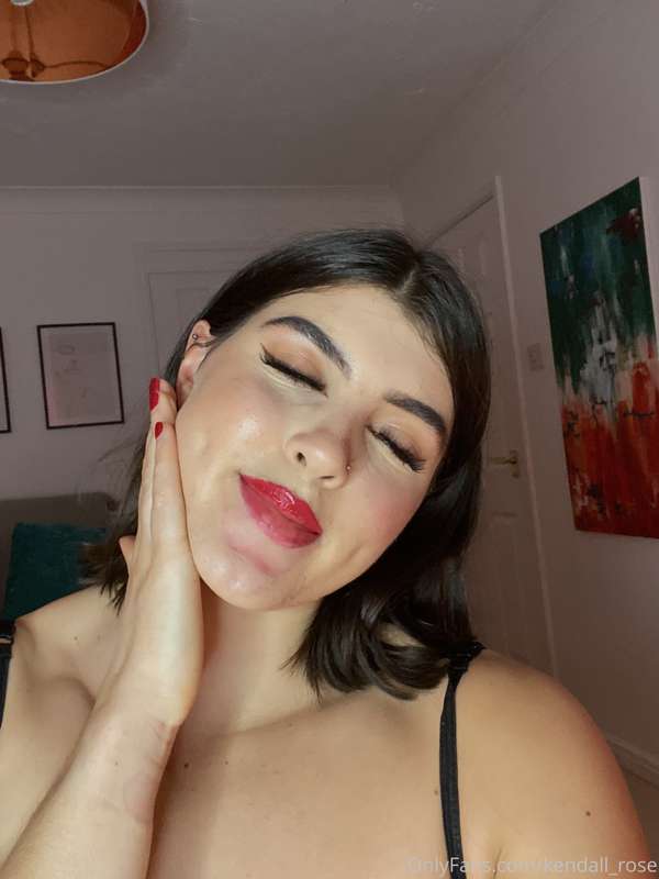 I wanna leave my lipstick on your cock 1