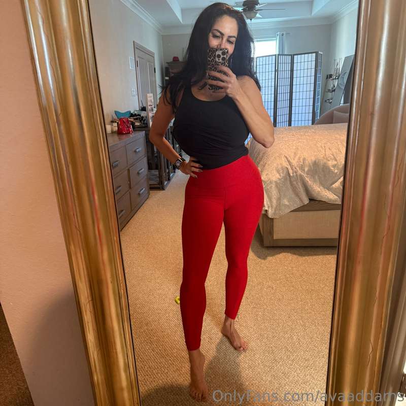 Happy Friday! Off to pilates, but when I come back I better ..