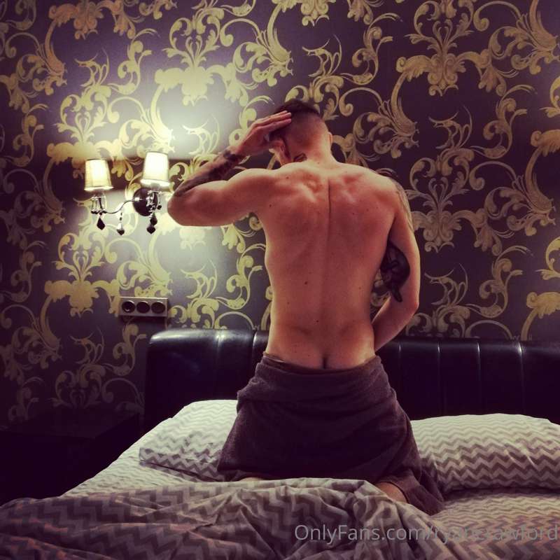 Рик маламбри торс. Ryan guzman body. Hot ryan. Ryan phillippe. Hot ryan.