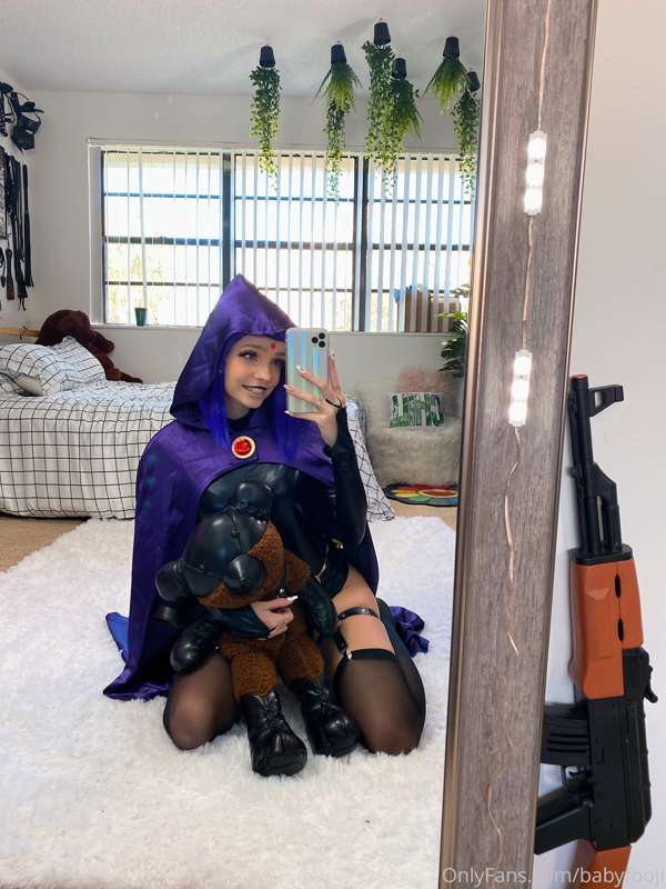 Raven set pt. 2 🔮🖤 this set video is anal 😏 30 mins long so .. 19