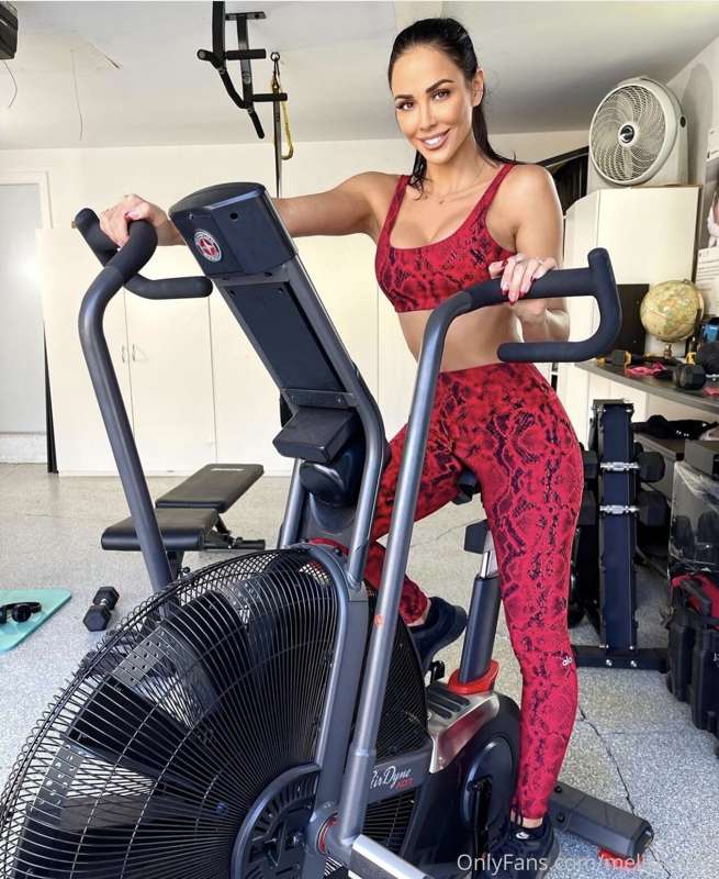 Did you workout today? You know I like my men healthy 😏