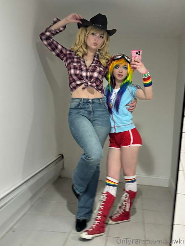 applejack and rainbow dash :D sorry for my absence i havent .. 5