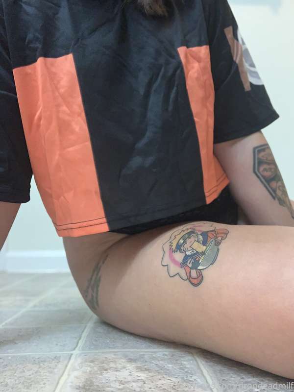 Anyone else a Naruto fan? 🖤 5