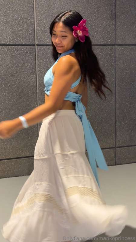 Should I post more muscle mommy content are you guys into th.. 2