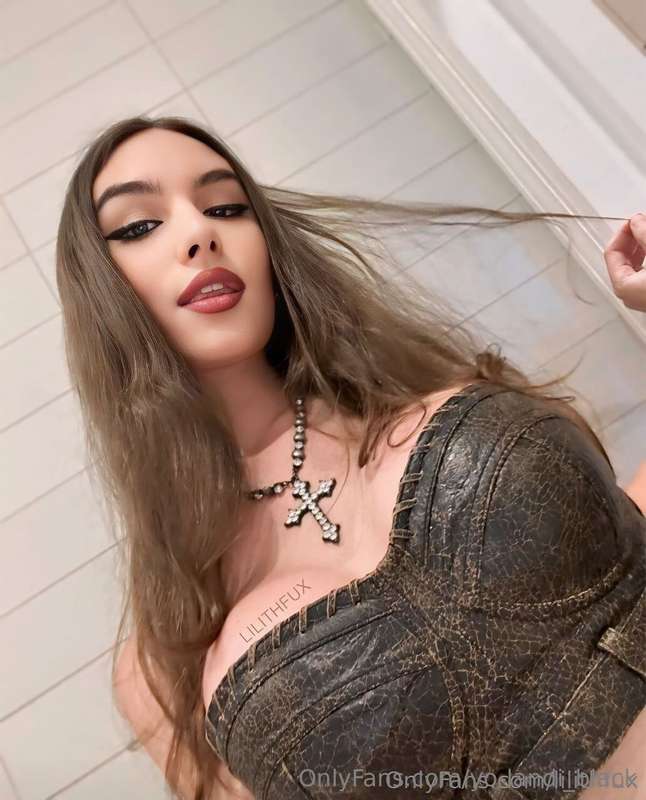 # https://onlyfans.com/lilithfux/c109 ## Sissy slut is beggi.. 1