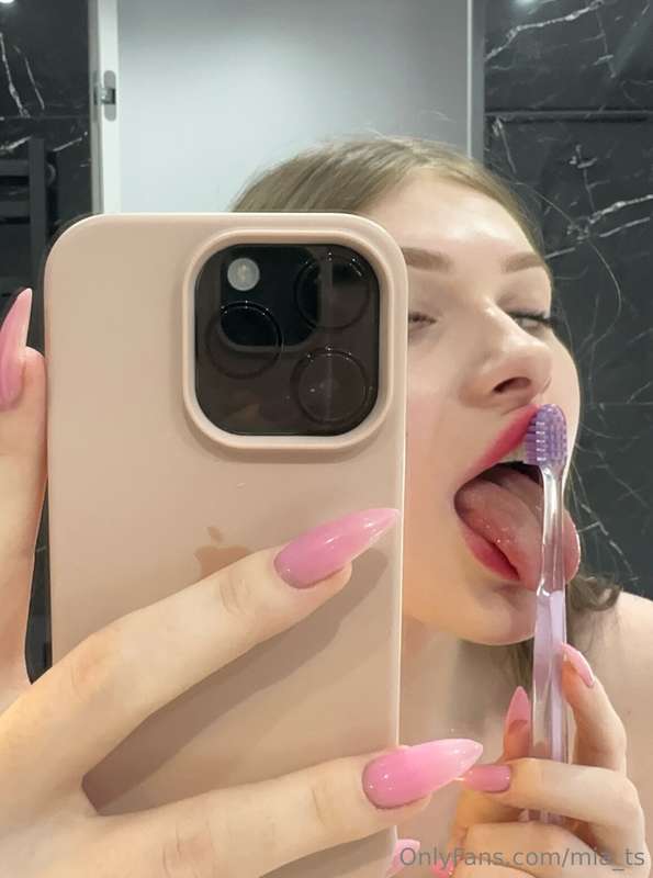 Here's my funny photo from the bathroom! 🛁😁Sometimes you jus..