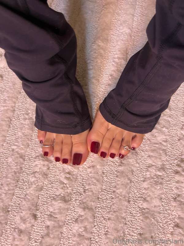 Never ending supply of cute feet pics with me around 🥰 1