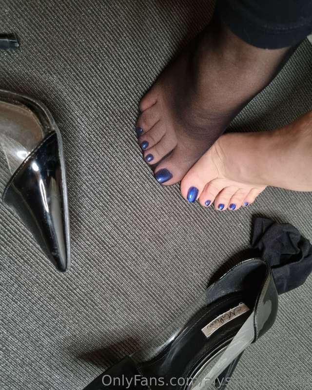 with socks or without? So hard to decide... 3