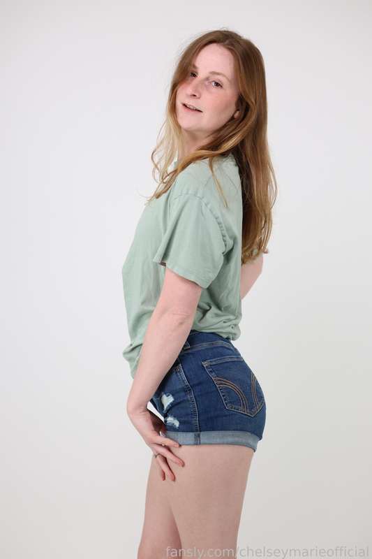 Chelseymarieofficial - Fansly - 08 May, 2025 37