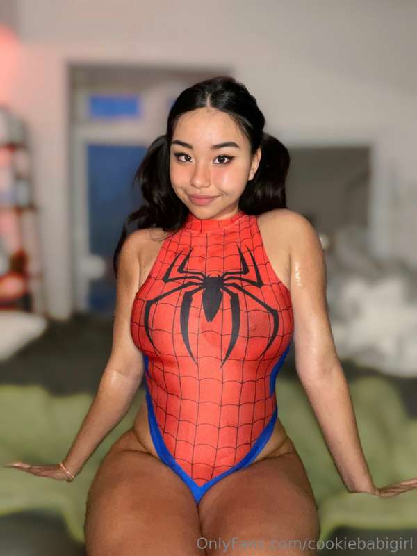 Shoot your web inside me?🤭
I oiled myself up, my tits, ass a..