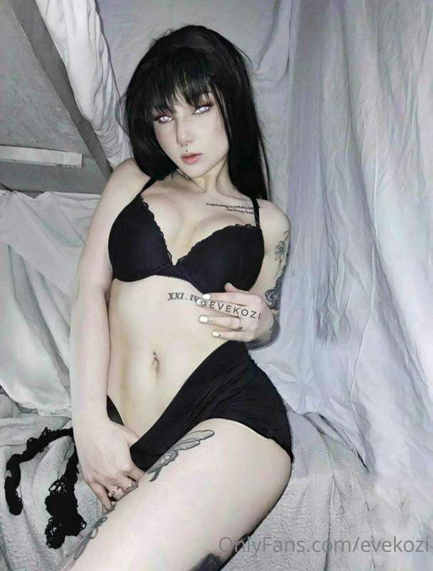OMG!!🤭🤭 I accidentally found more pics of my Hinata cosplayy.. 15