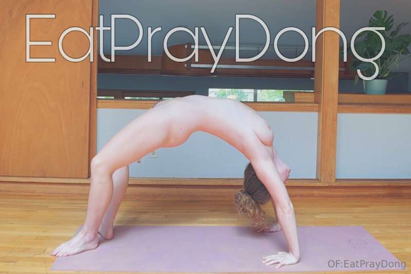Some pics from todays yoga video 💖 7