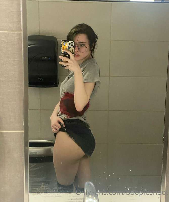 i know u guys like pubwlic stuff so … pics of me after playi.. 7