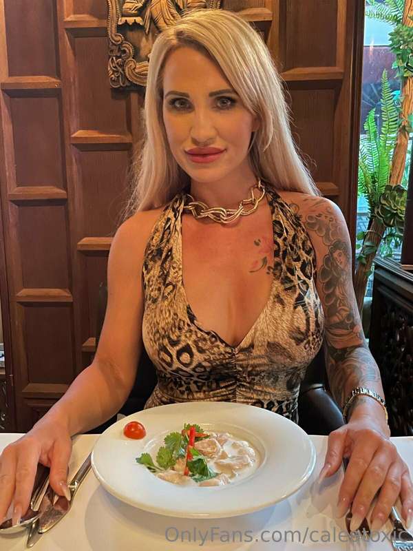 Today we go for Thai food 😘