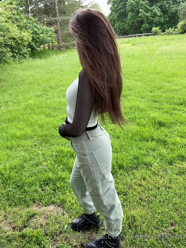 Nature blessed me with both beautiful scenery and a *bountif.. 30
