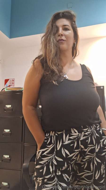 Do you like my outfit?🥰