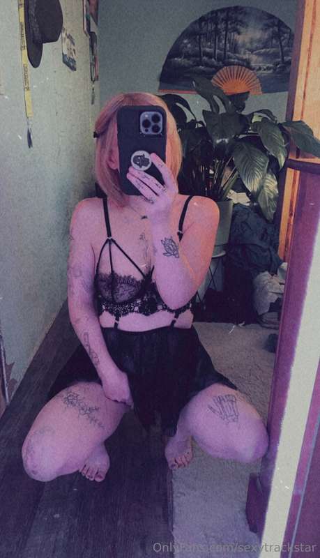 I love me some black lace 🖤 I also love how my pussy feels i.. 7