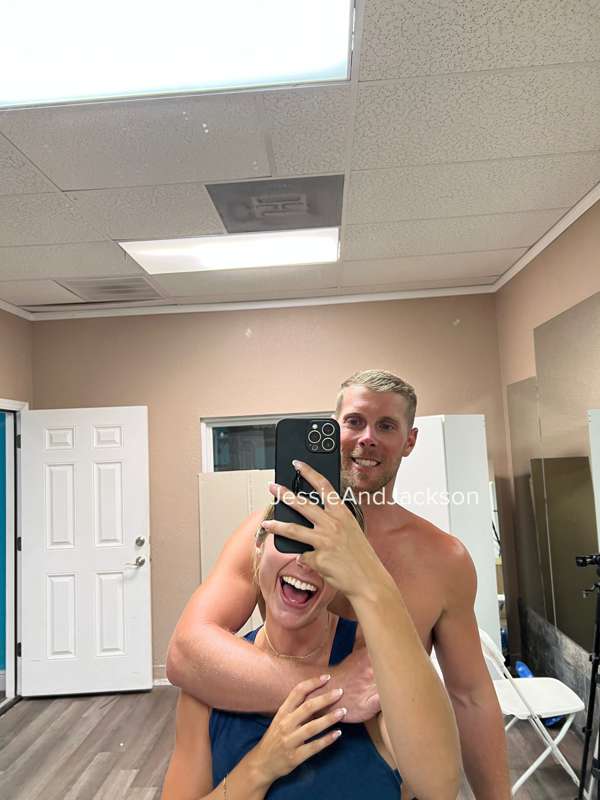 **Some SFW workout pictures from today** 💪🏼
I always get req.. 8