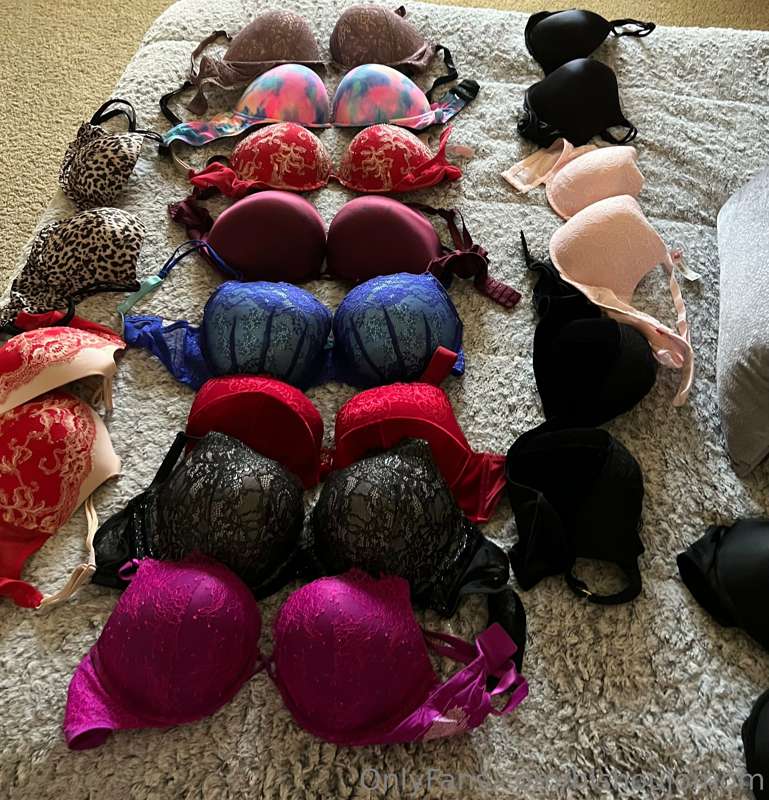 Used Bras & Thongs FOR 💦S A L E💦 message me if you’re intere.. 2