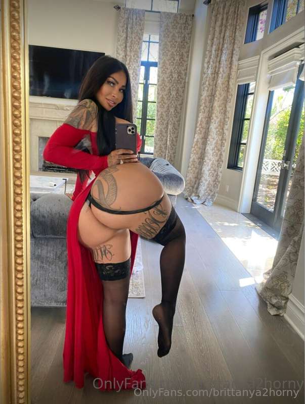 Step Mom RolePlay 🎥😈 You catch me walking in the living room..