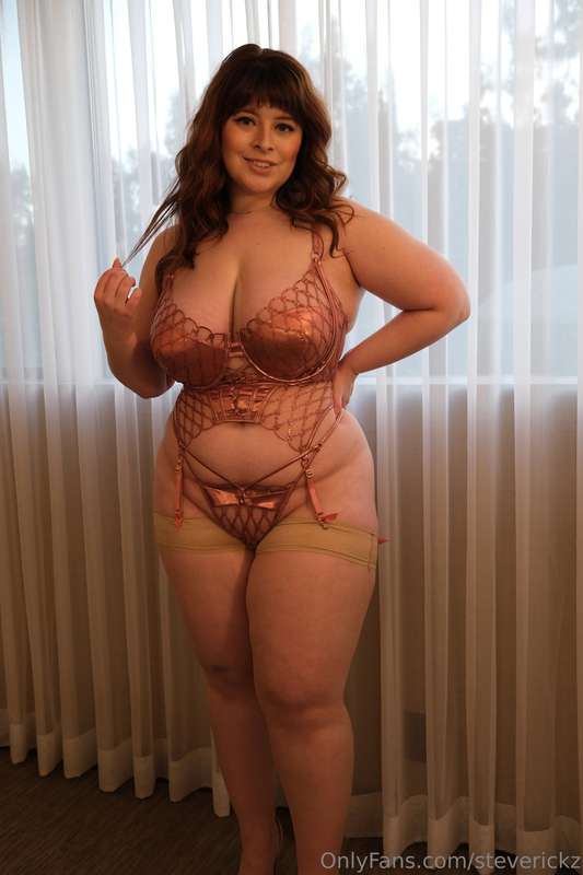 I loved shooting with Bea York! We took amazing photos too. .. 11
