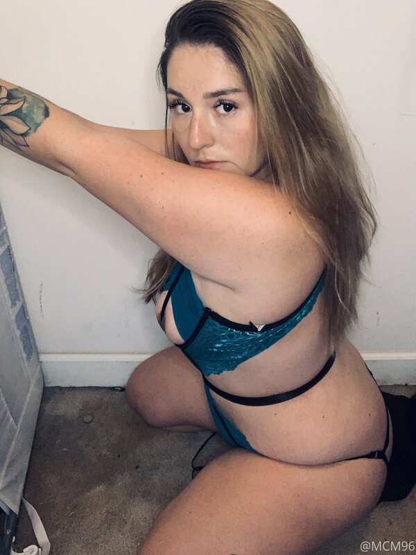 Does a girl dressing up in lingerie make you more horny?