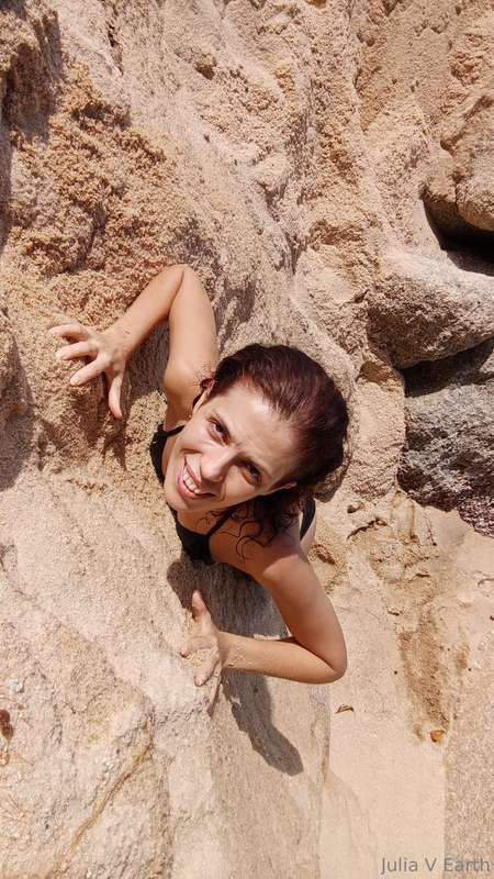 Sexy photoset in a black bikini at the beach from the last d.. 5