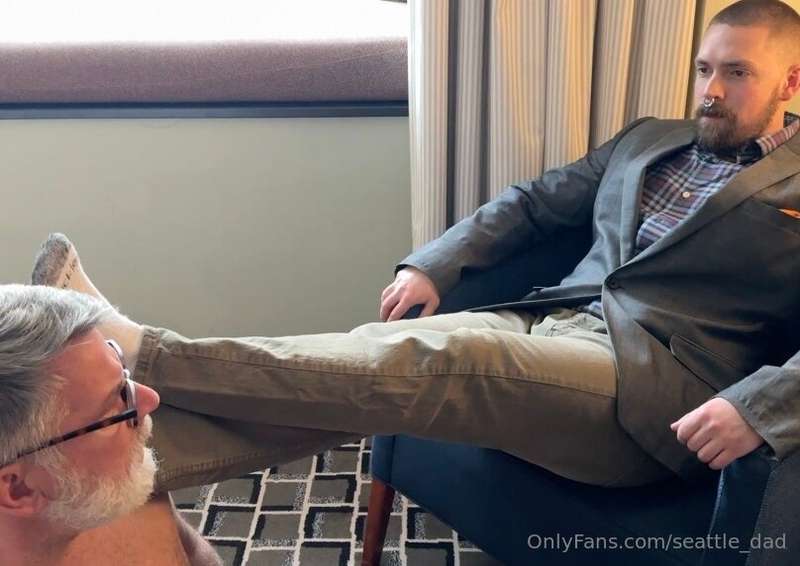 I have a very hot roleplay video coming up tomorrow with @be..