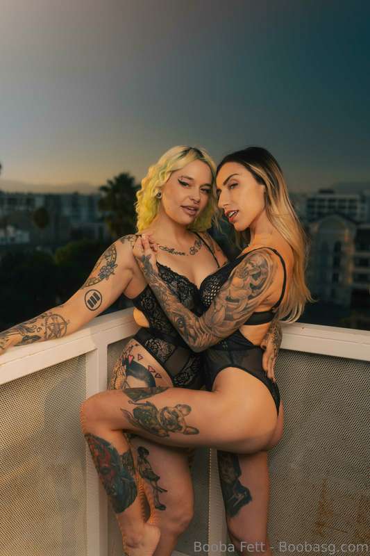 California Love w/ @amethystsage_suicide  Part two : full nu.. 15