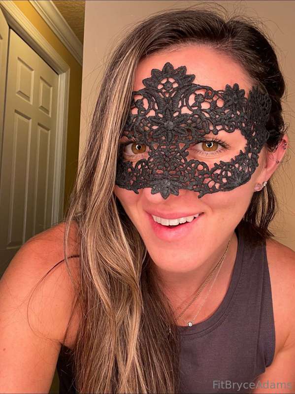 New profile pic poll….. state your preference please!!  ☺️ 2