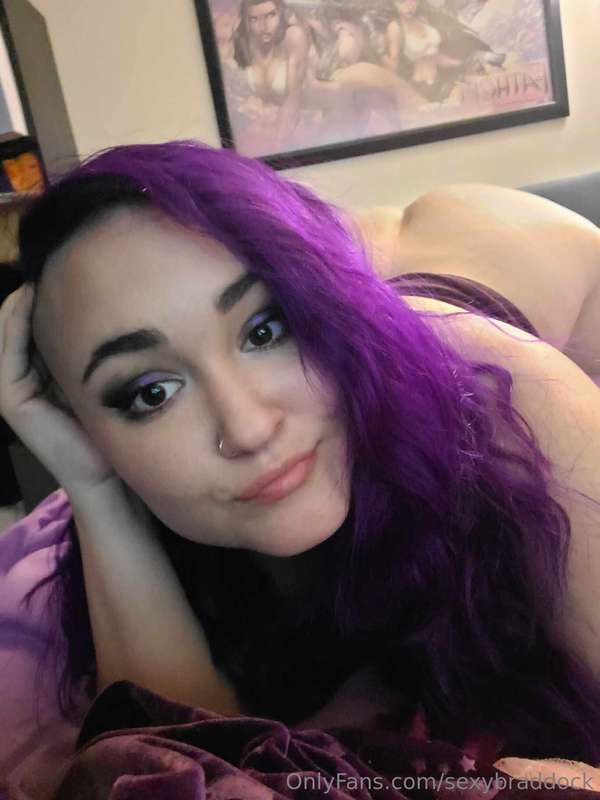 Lazy day....chat with me? 1