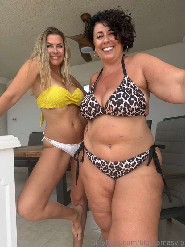 How hot is my bestie @vip_caly can’t wait for more pool days..