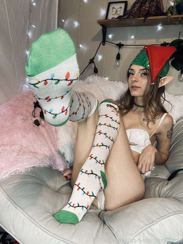 ‼️ $5 CHRISTMAS SALE‼️
‼️I post explicit content ‼️
✨ Full v.. 2