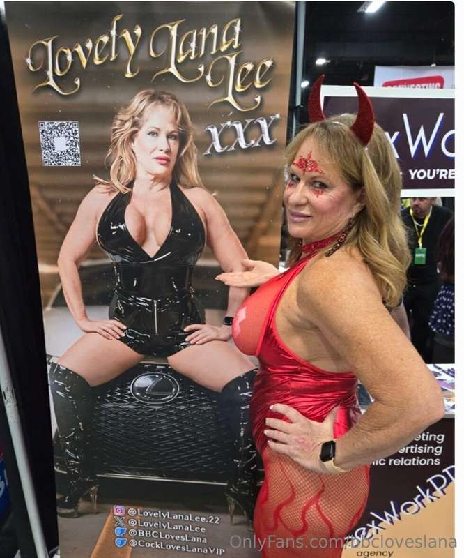 Check me out #Exxxotica 