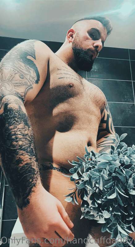 What’s behind the plant!? 😈💦