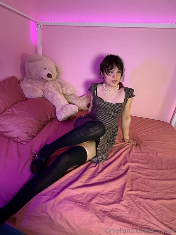 Wearing this dress makes me really horny for some reason 🤔